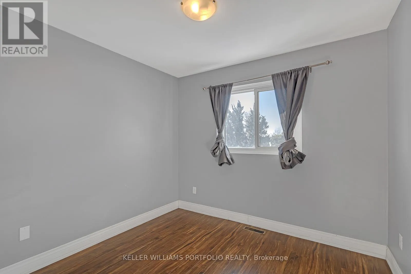 37 BANNER CRESCENT