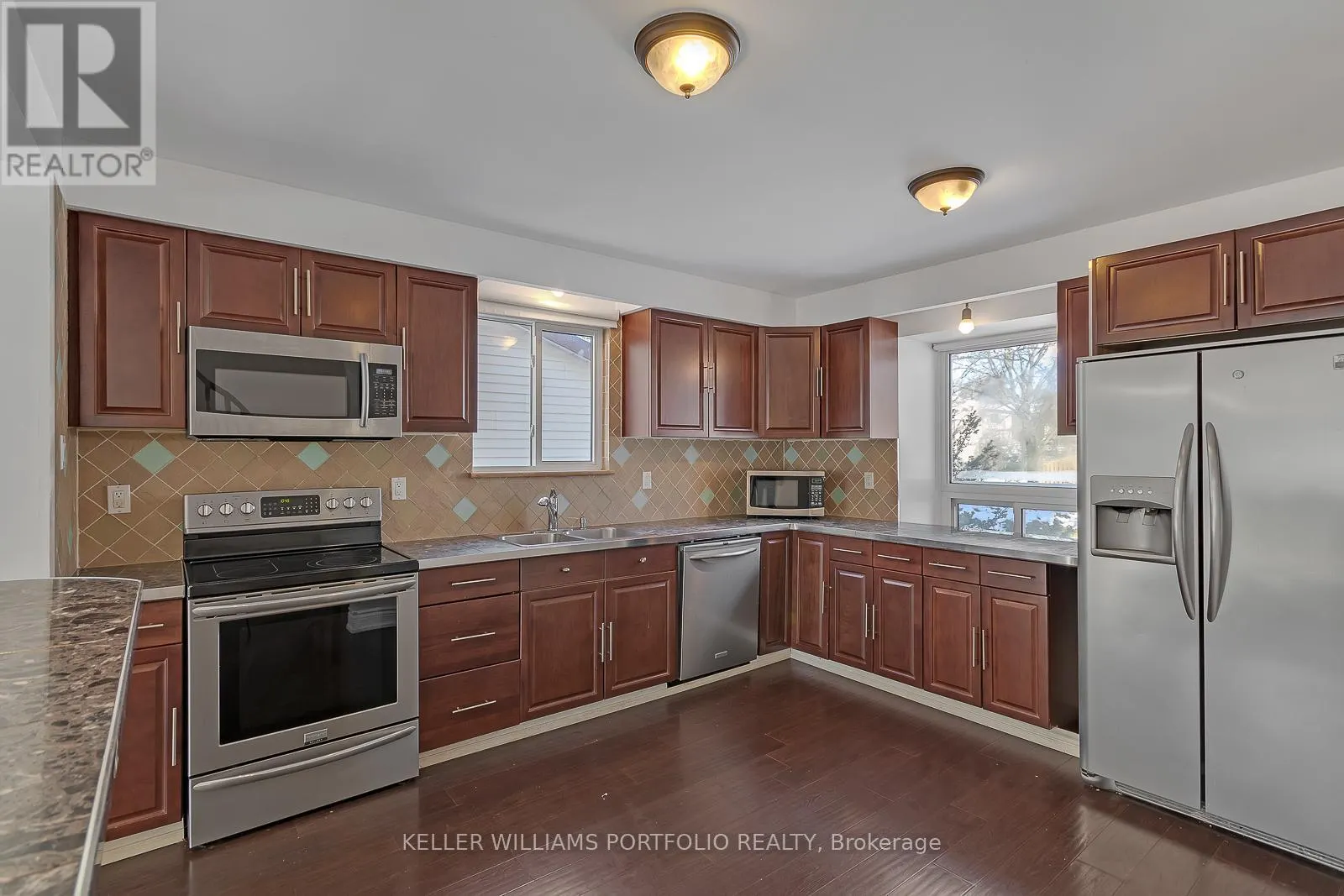 37 BANNER CRESCENT