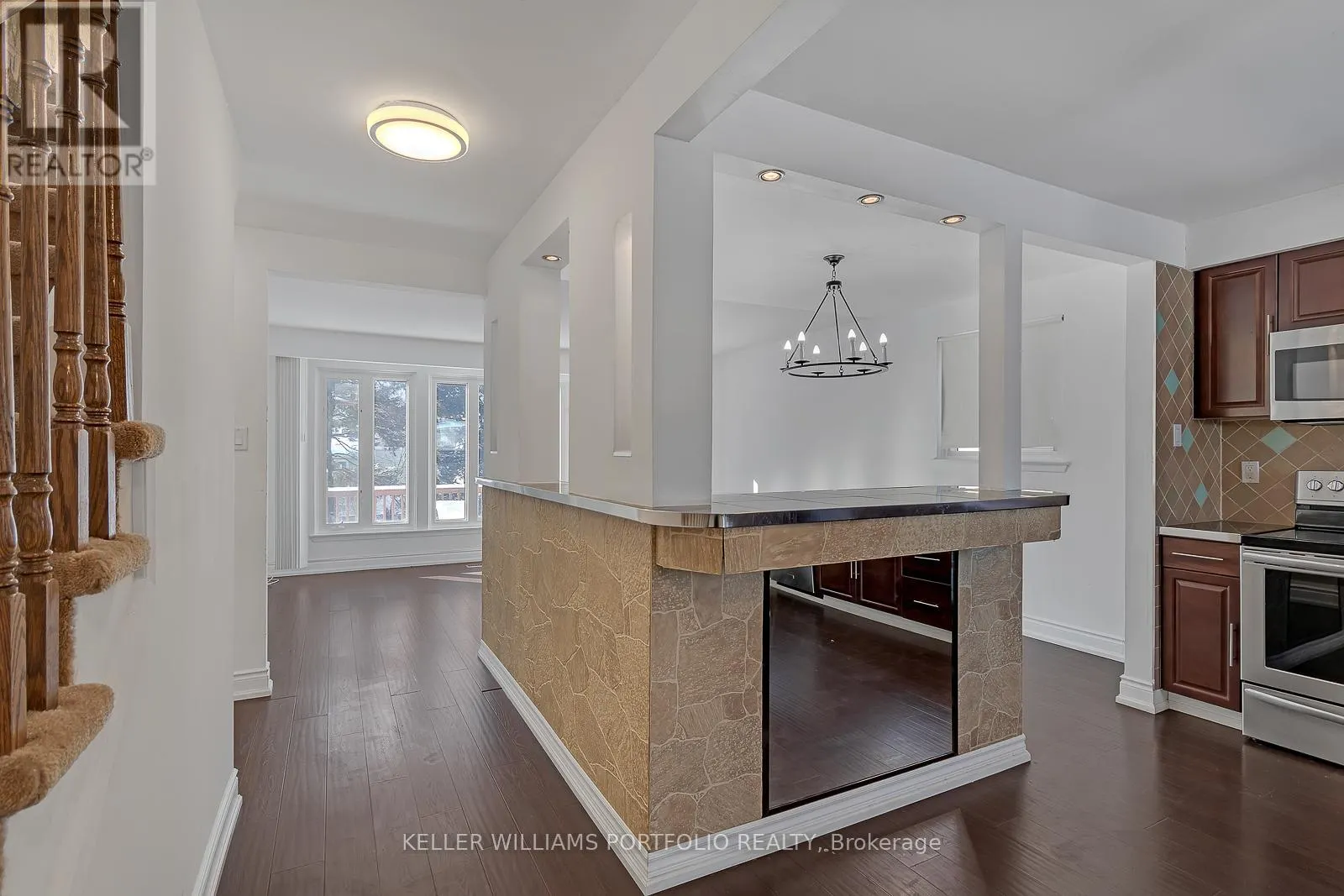 37 BANNER CRESCENT