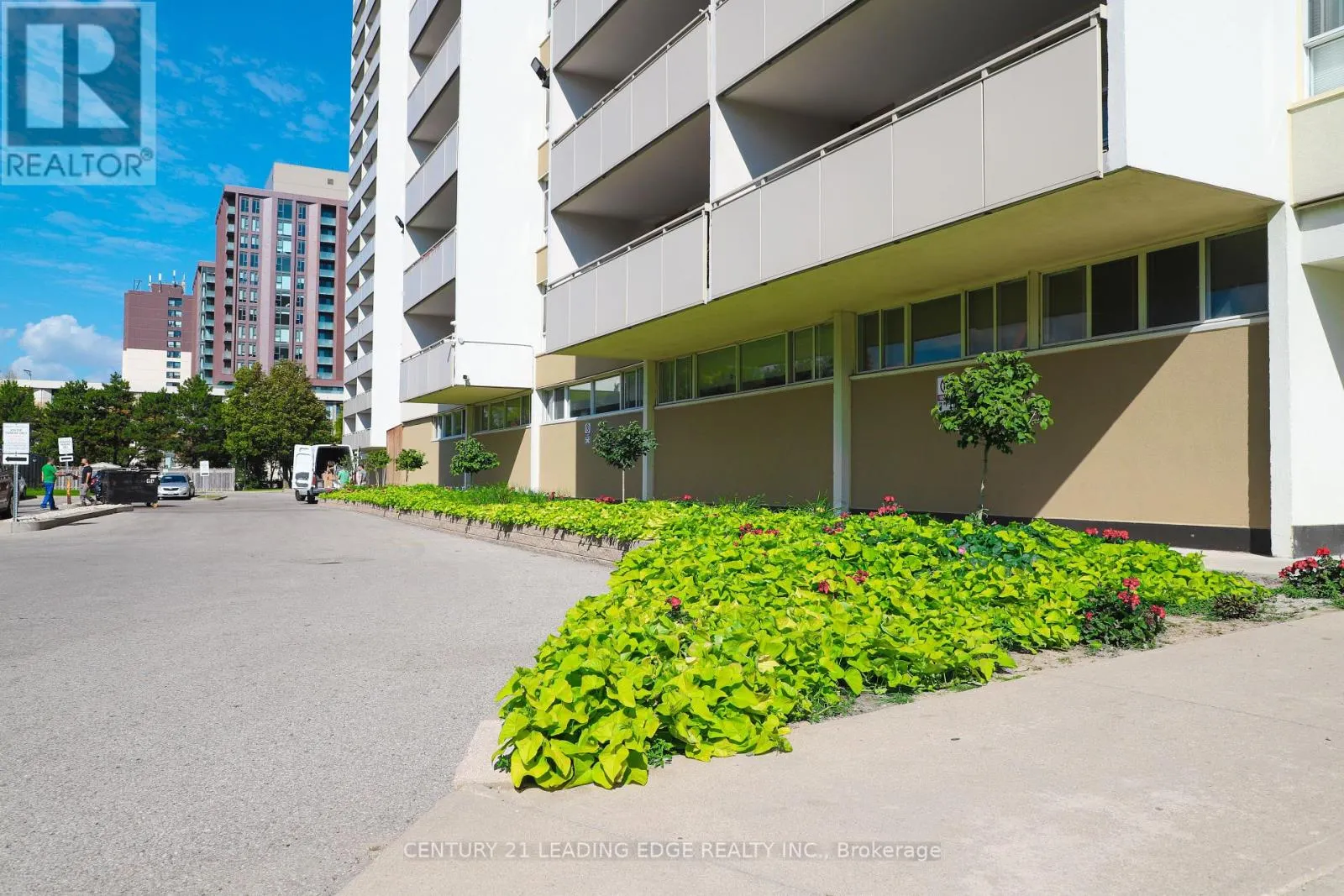 1206 - 2550 PHARMACY AVENUE