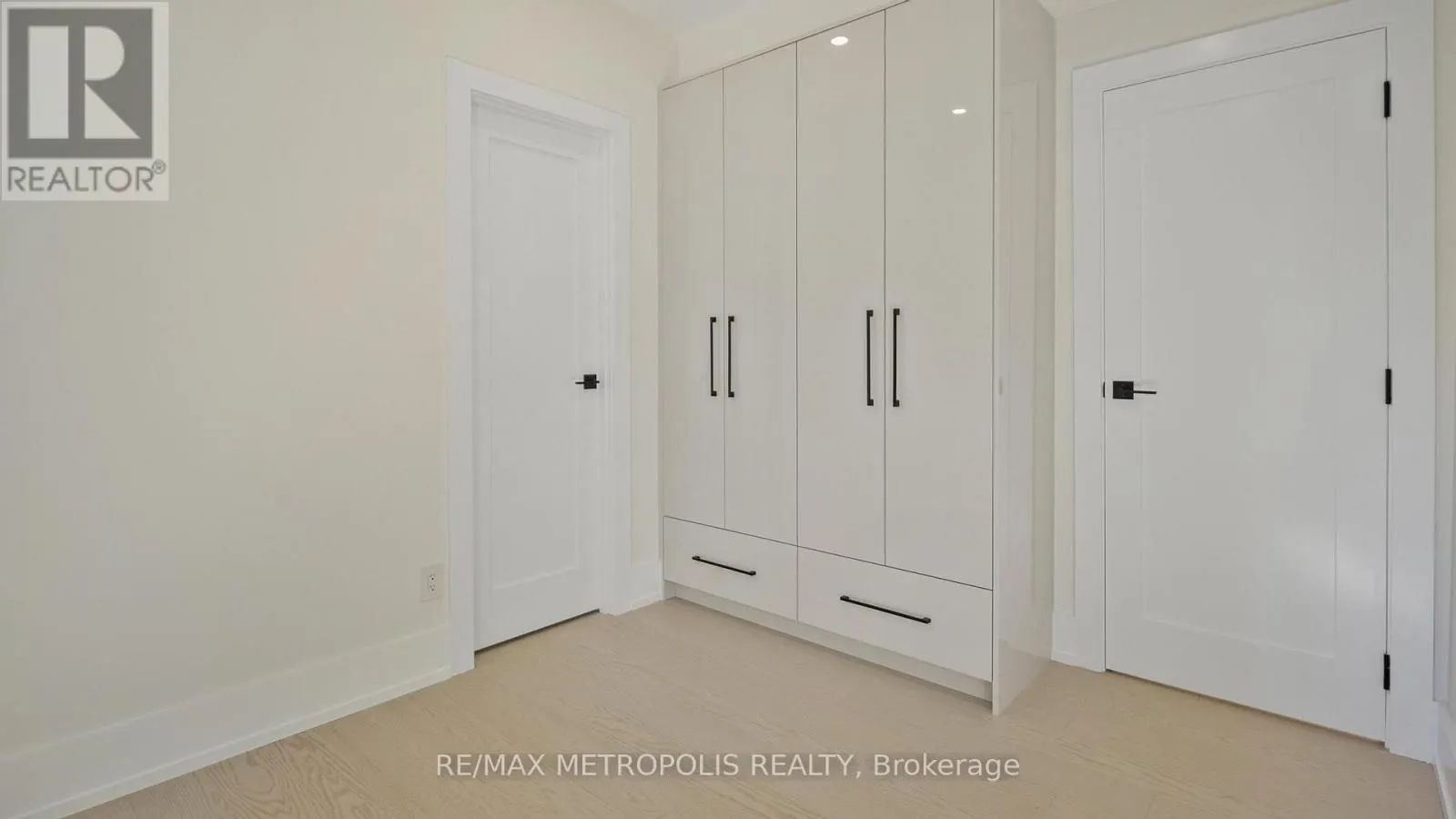 39 KENWORTHY AVENUE