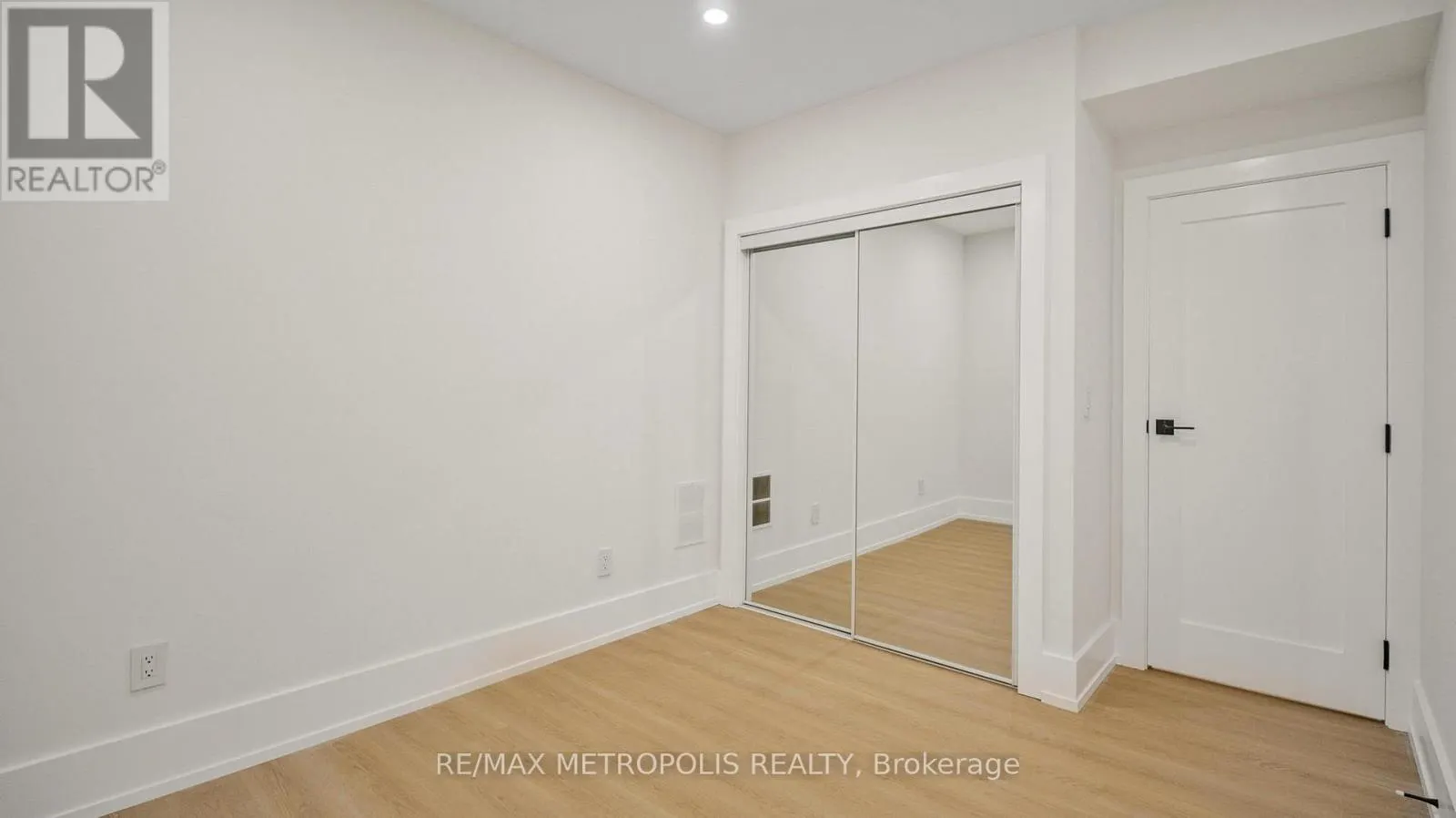 39 KENWORTHY AVENUE