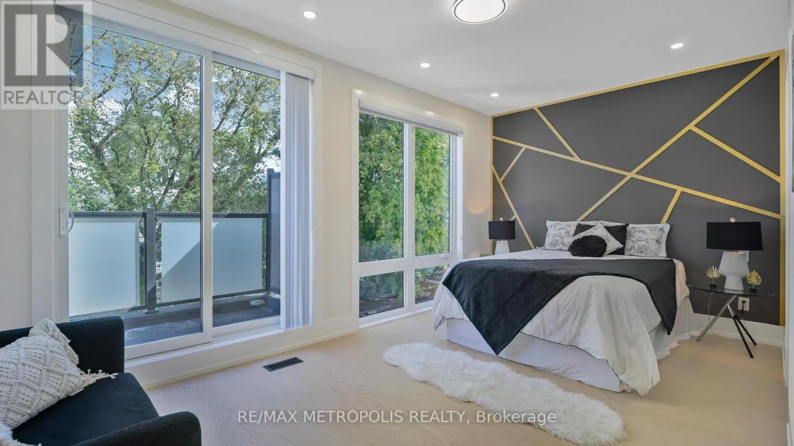 39 KENWORTHY AVENUE
