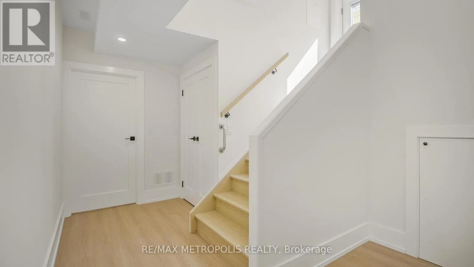 39 KENWORTHY AVENUE