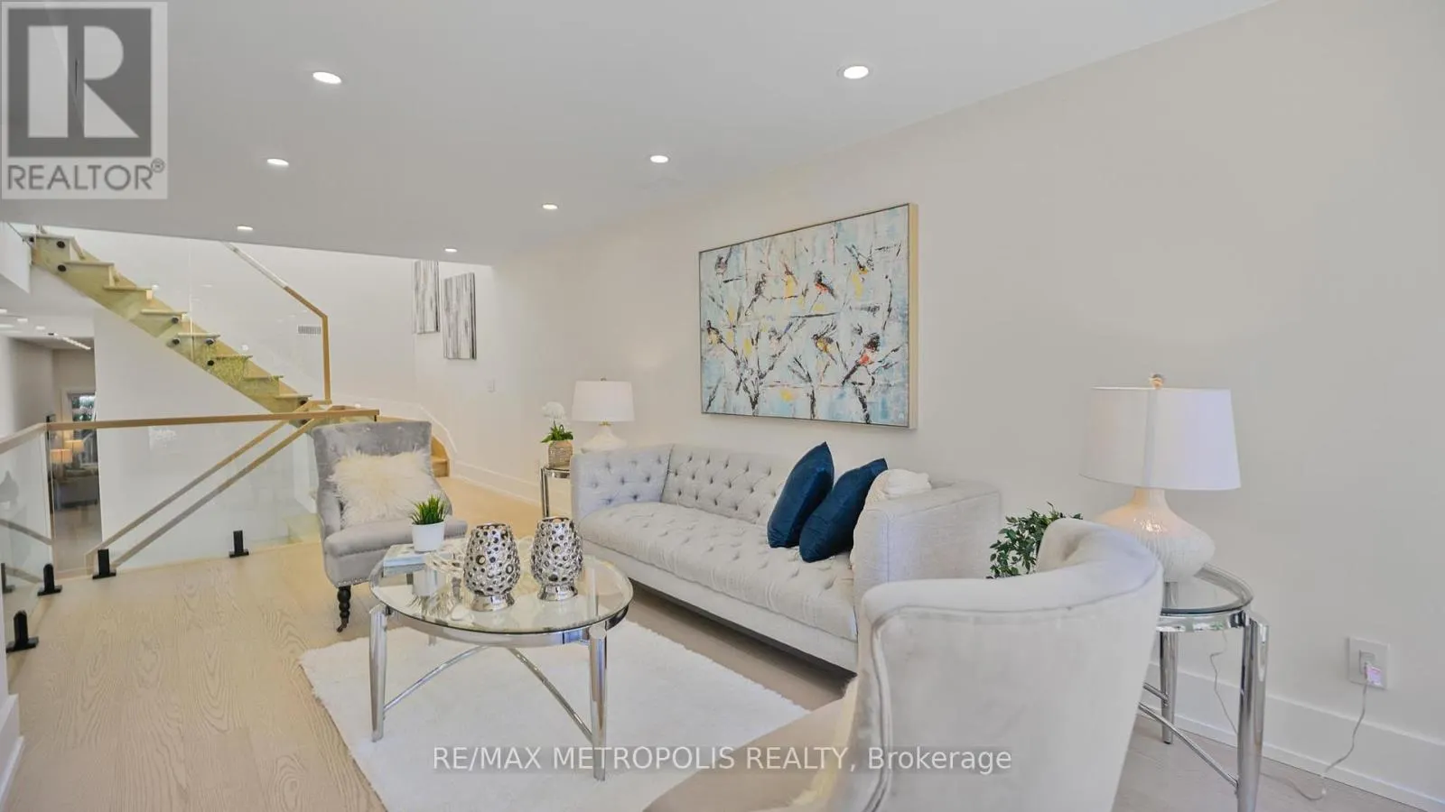 39 KENWORTHY AVENUE