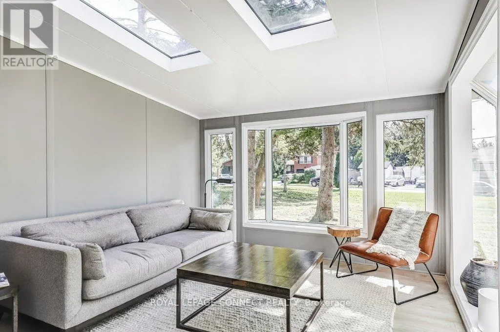 70 DUNSTALL CRESCENT