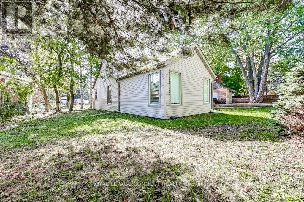 70 DUNSTALL CRESCENT