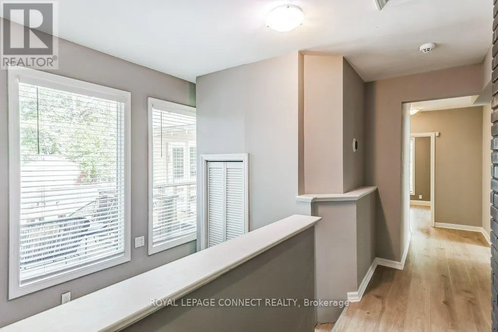 70 DUNSTALL CRESCENT