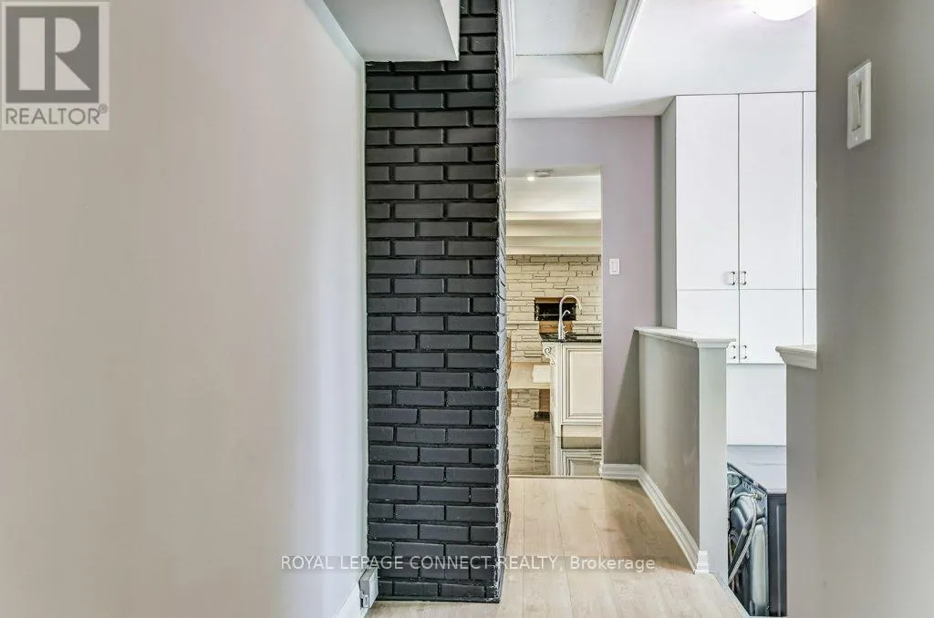 70 DUNSTALL CRESCENT