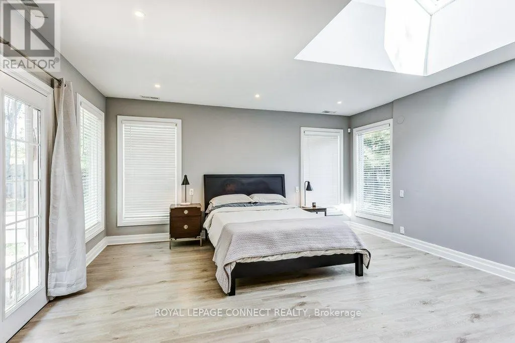 70 DUNSTALL CRESCENT