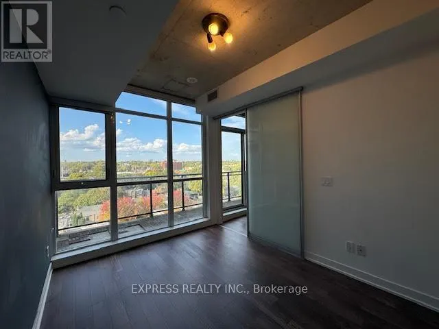 1002 - 1190 DUNDAS STREET E
