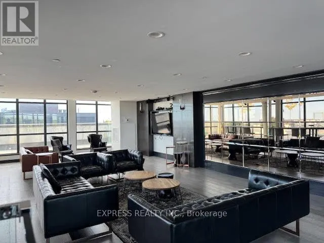 1002 - 1190 DUNDAS STREET E