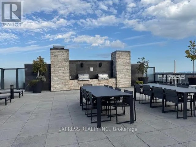 1002 - 1190 DUNDAS STREET E