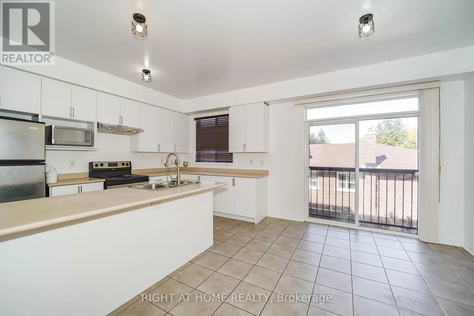 48 CURRAN HALL CRESCENT