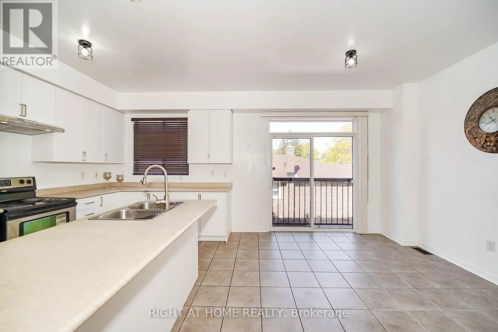 48 CURRAN HALL CRESCENT