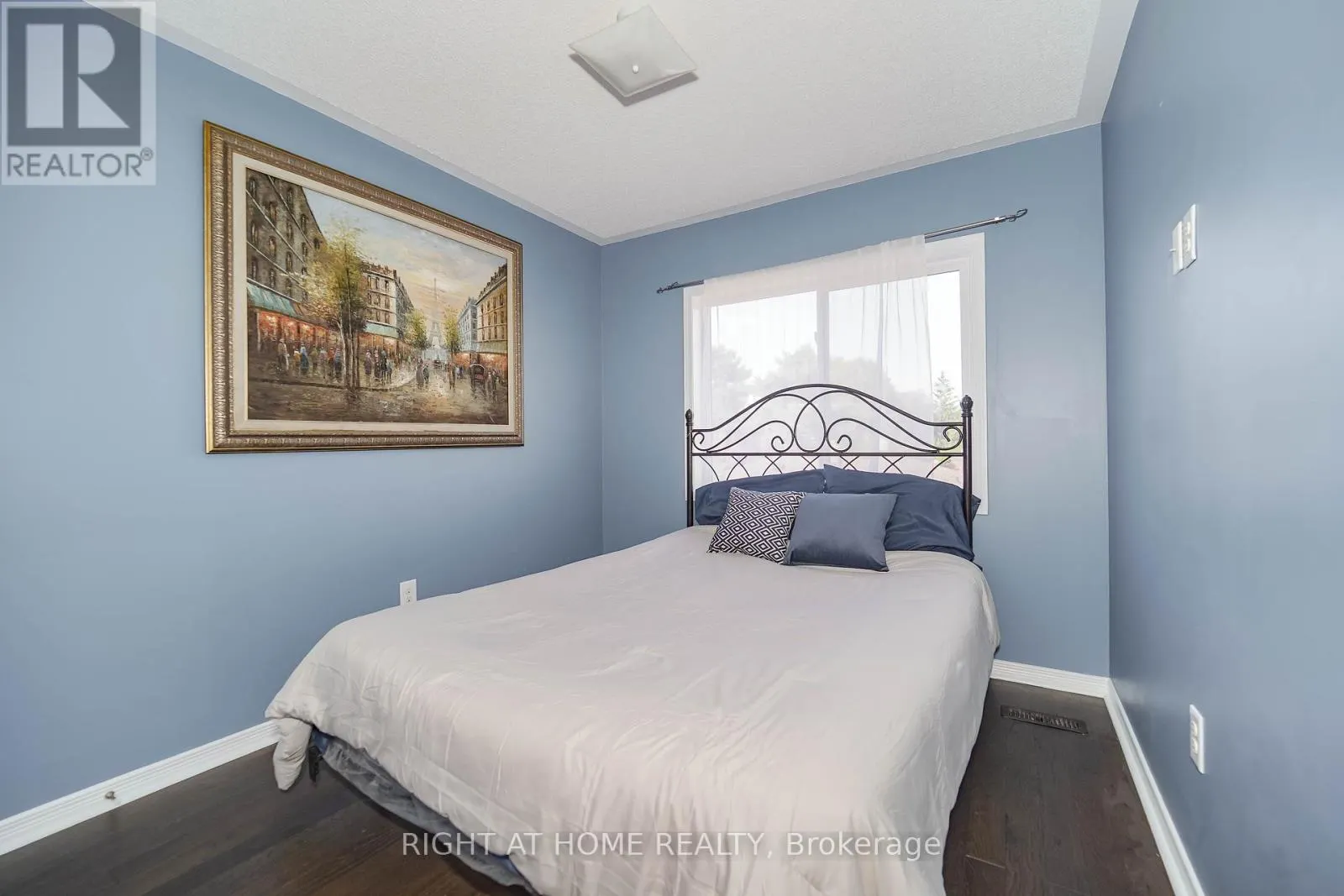 48 CURRAN HALL CRESCENT