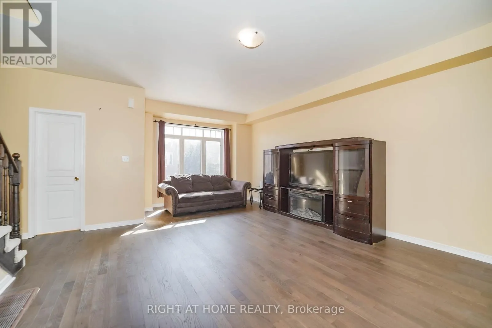 48 CURRAN HALL CRESCENT