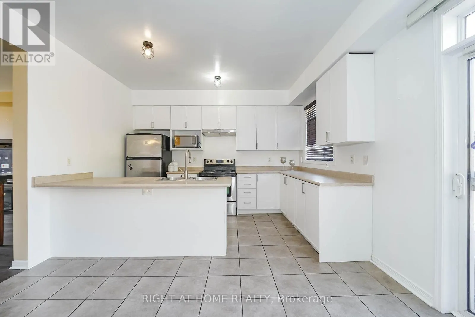 48 CURRAN HALL CRESCENT