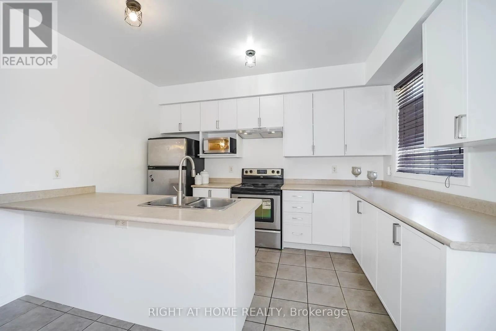 48 CURRAN HALL CRESCENT