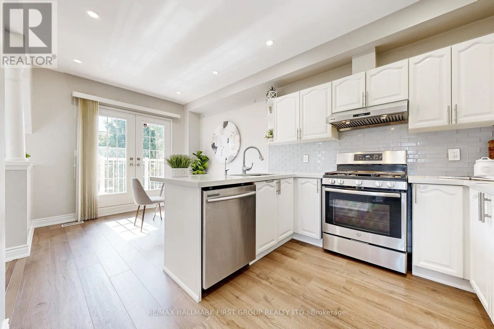 10 - 575 STEEPLE HILL
