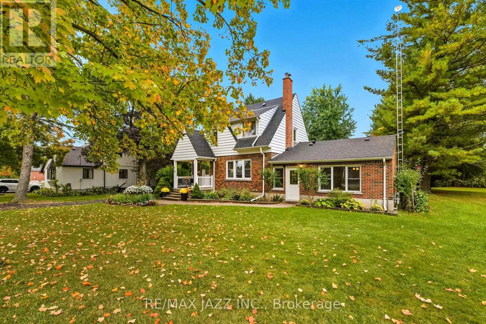73 COLUMBUS ROAD E