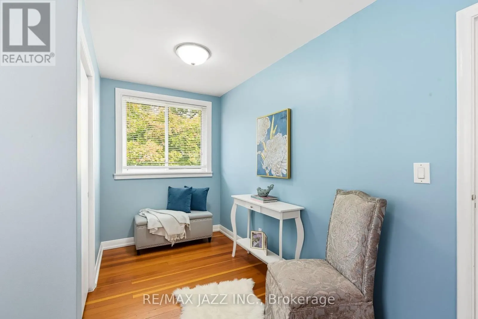 73 COLUMBUS ROAD E