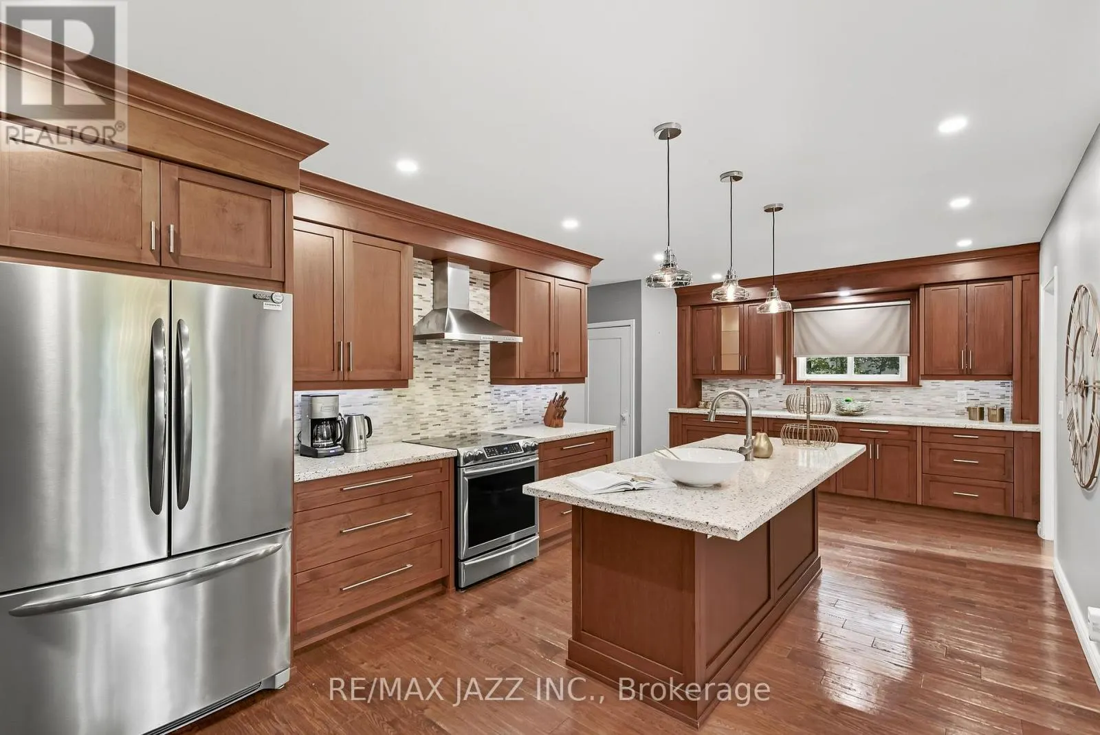 73 COLUMBUS ROAD E