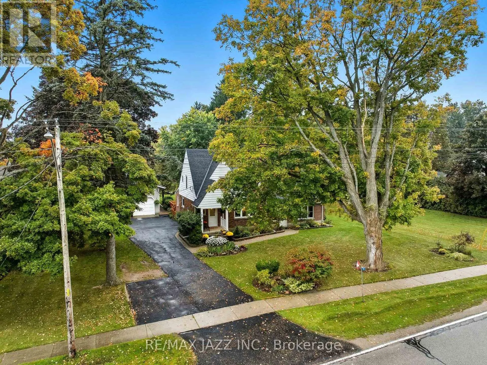 73 COLUMBUS ROAD E