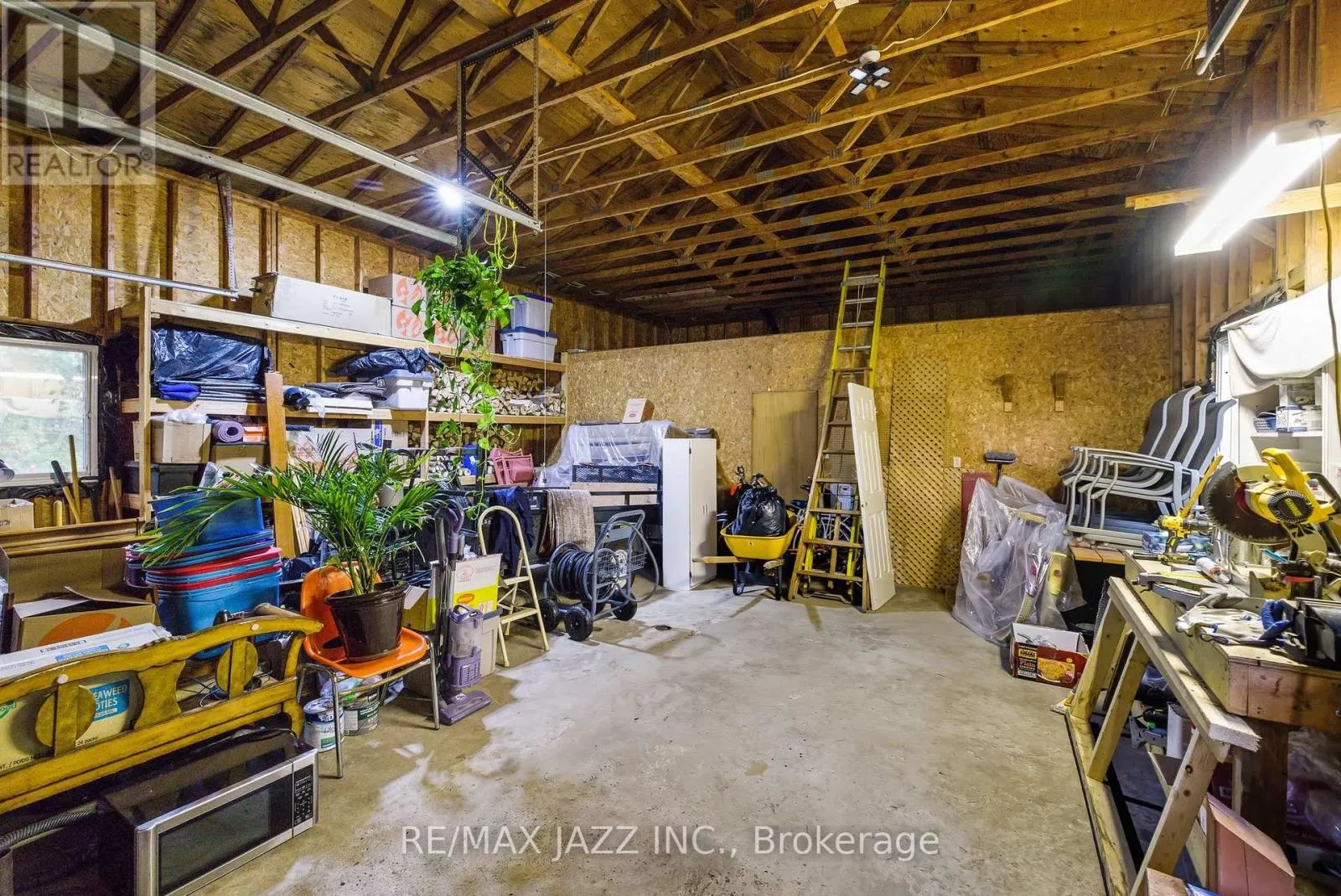 73 COLUMBUS ROAD E