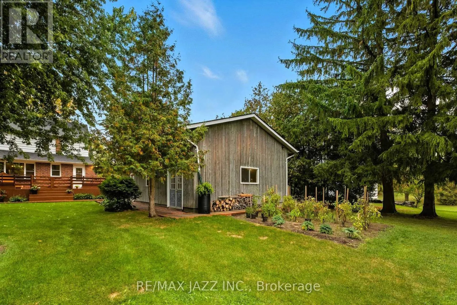 73 COLUMBUS ROAD E