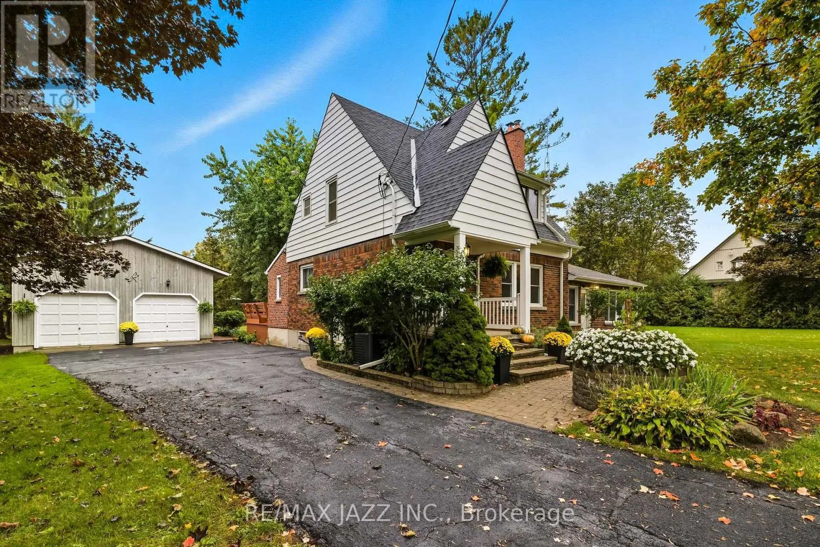 73 COLUMBUS ROAD E