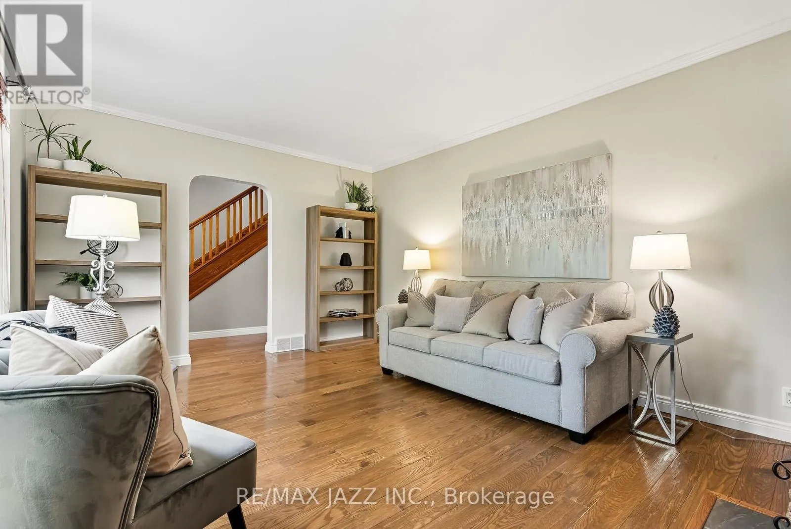 73 COLUMBUS ROAD E