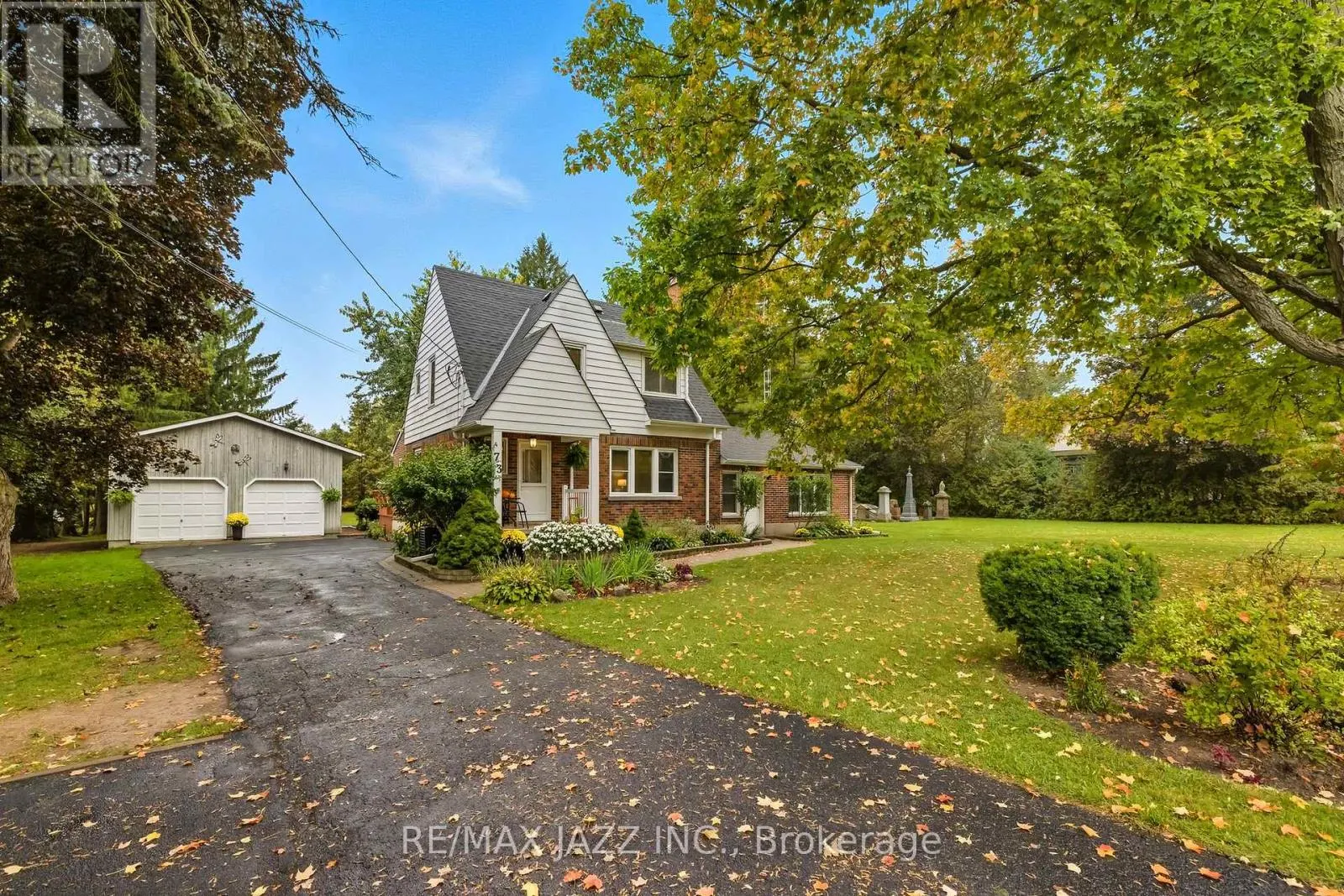 73 COLUMBUS ROAD E