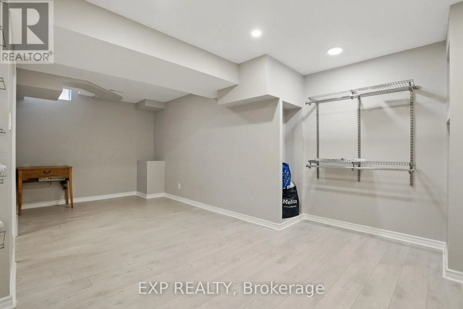 1041 RIDGE VALLEY DRIVE