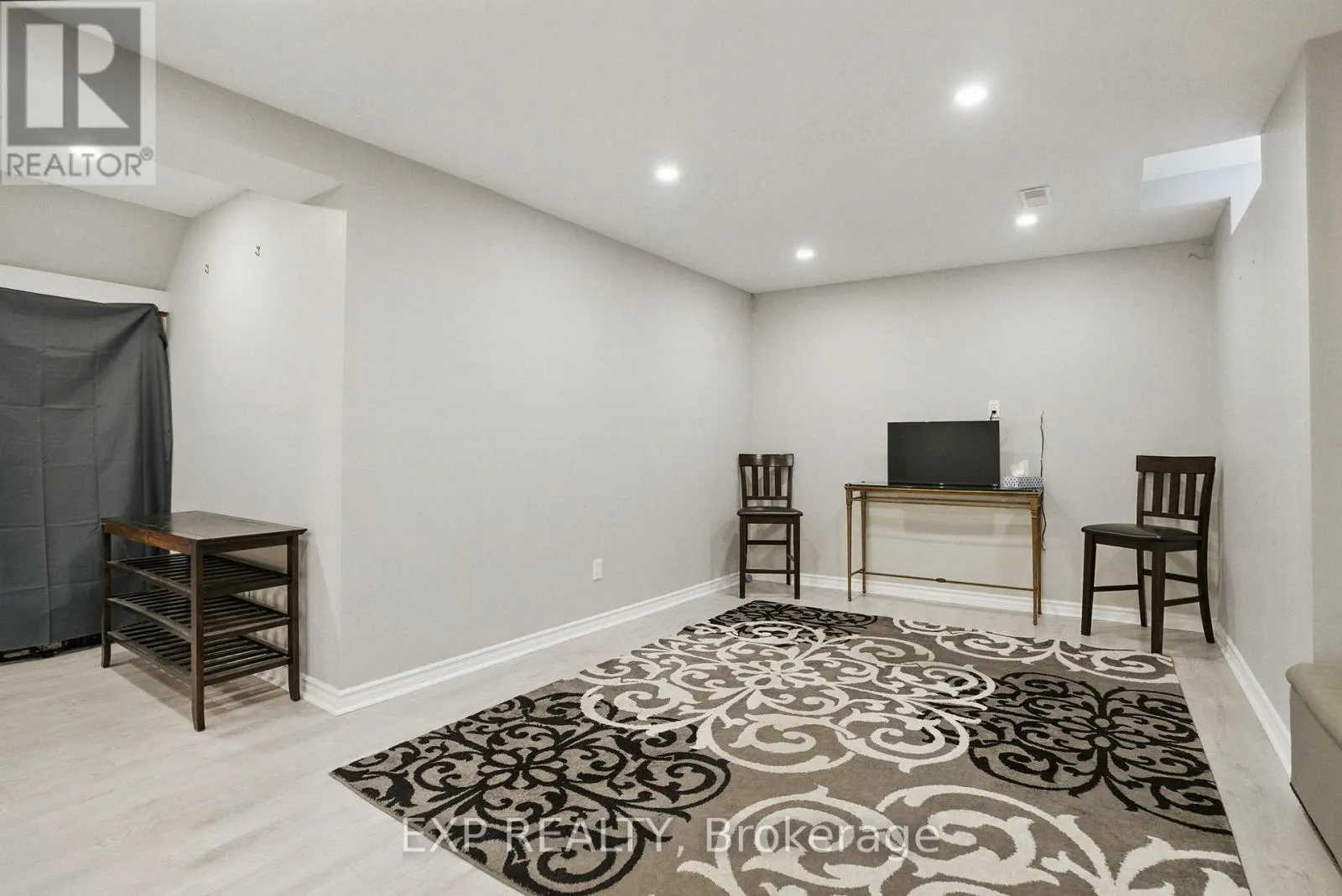 1041 RIDGE VALLEY DRIVE