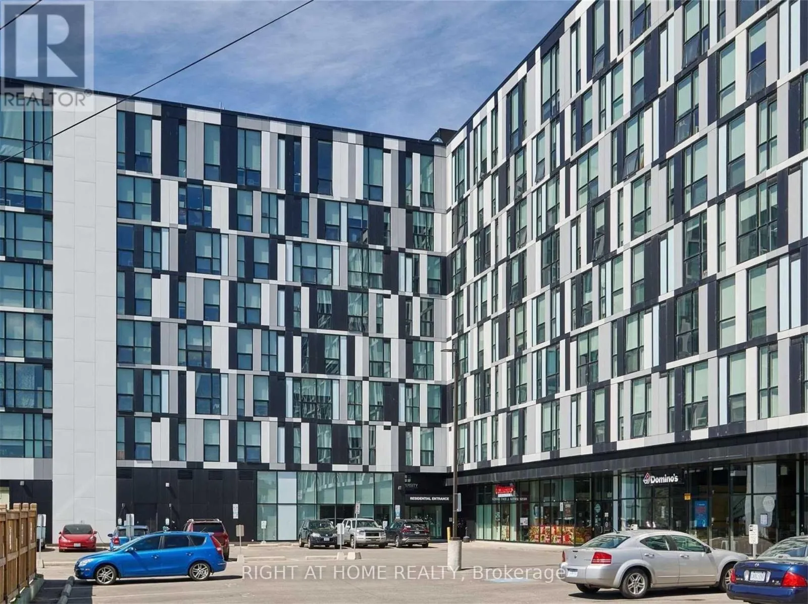 603 - 1900 SIMCOE STREET