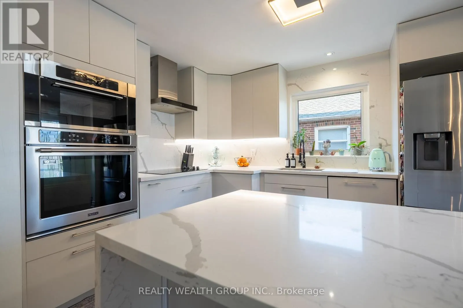 43 MEDHURST ROAD W