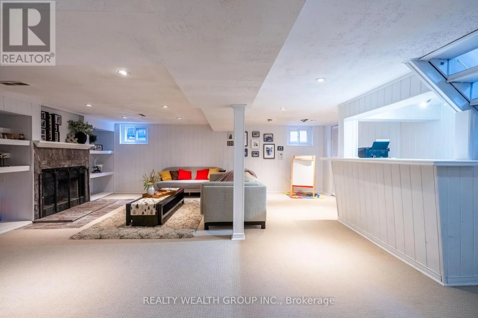 43 MEDHURST ROAD W