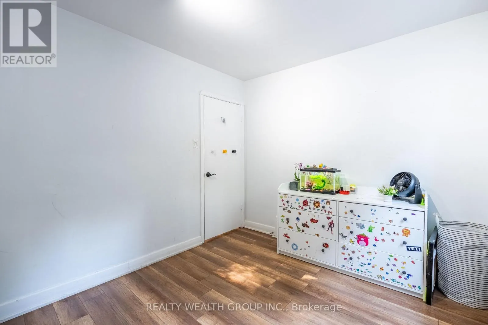 43 MEDHURST ROAD W