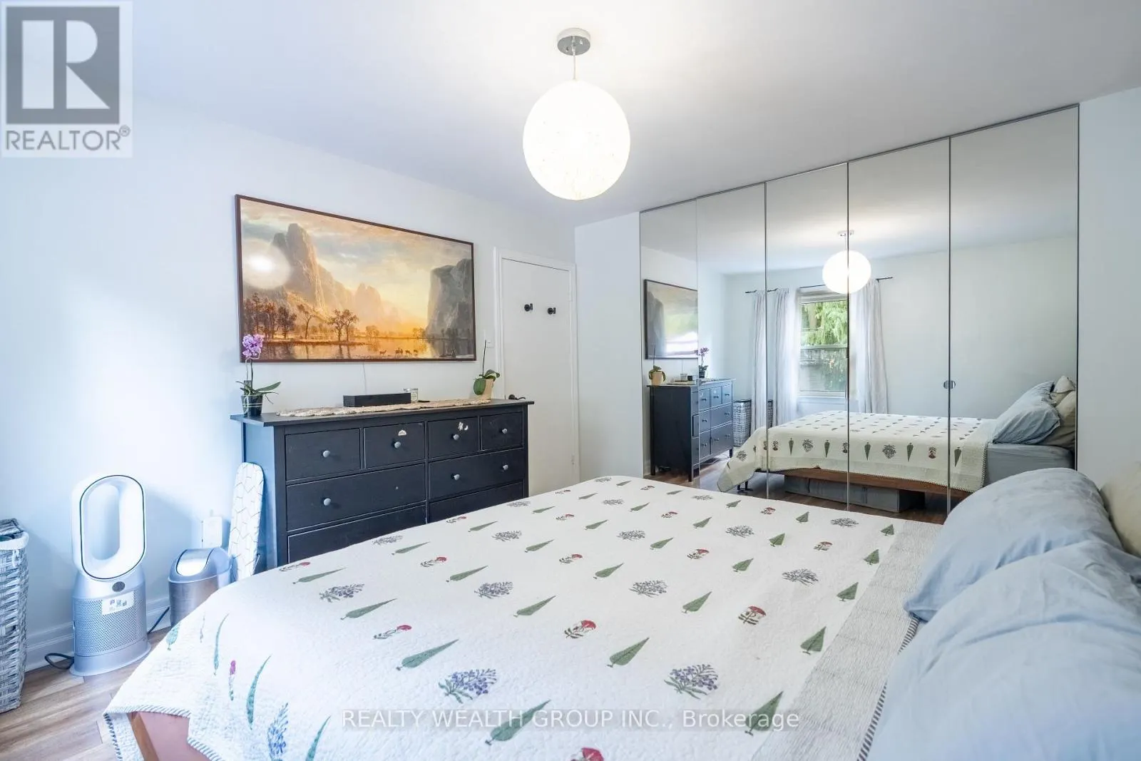 43 MEDHURST ROAD W
