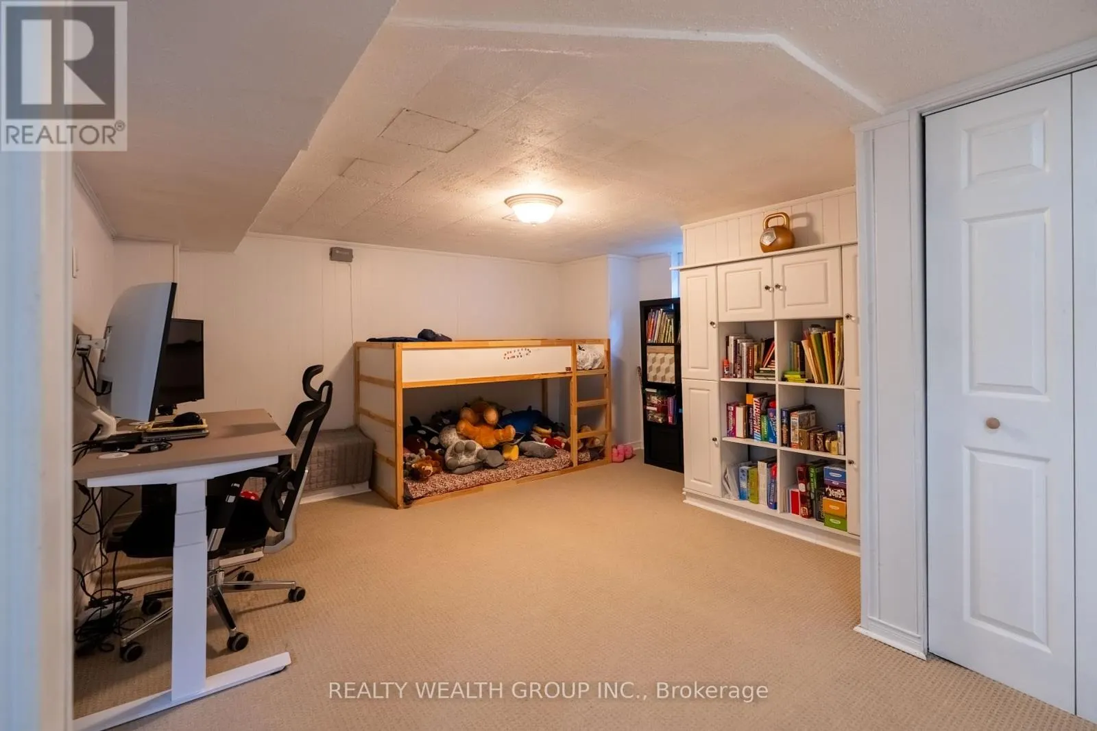 43 MEDHURST ROAD W