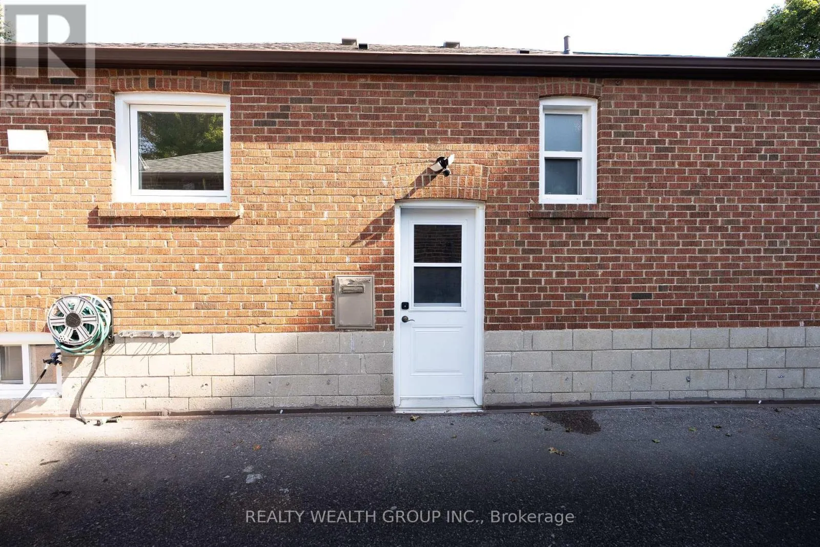 43 MEDHURST ROAD W