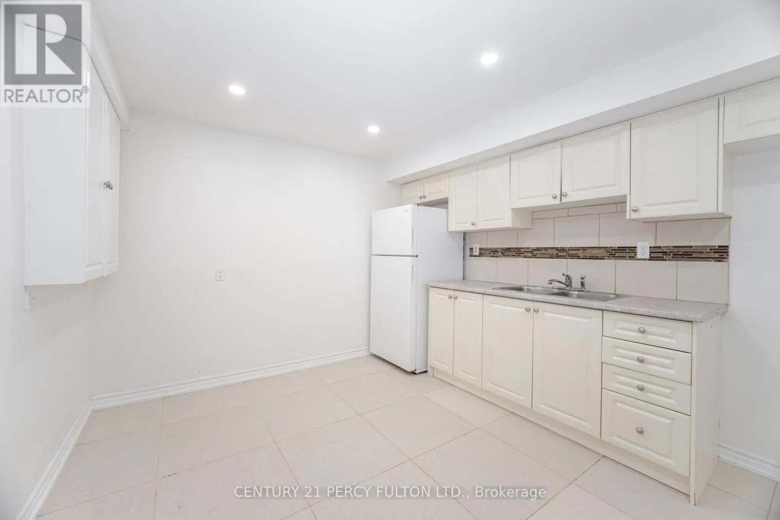 22 LOWDER PLACE
