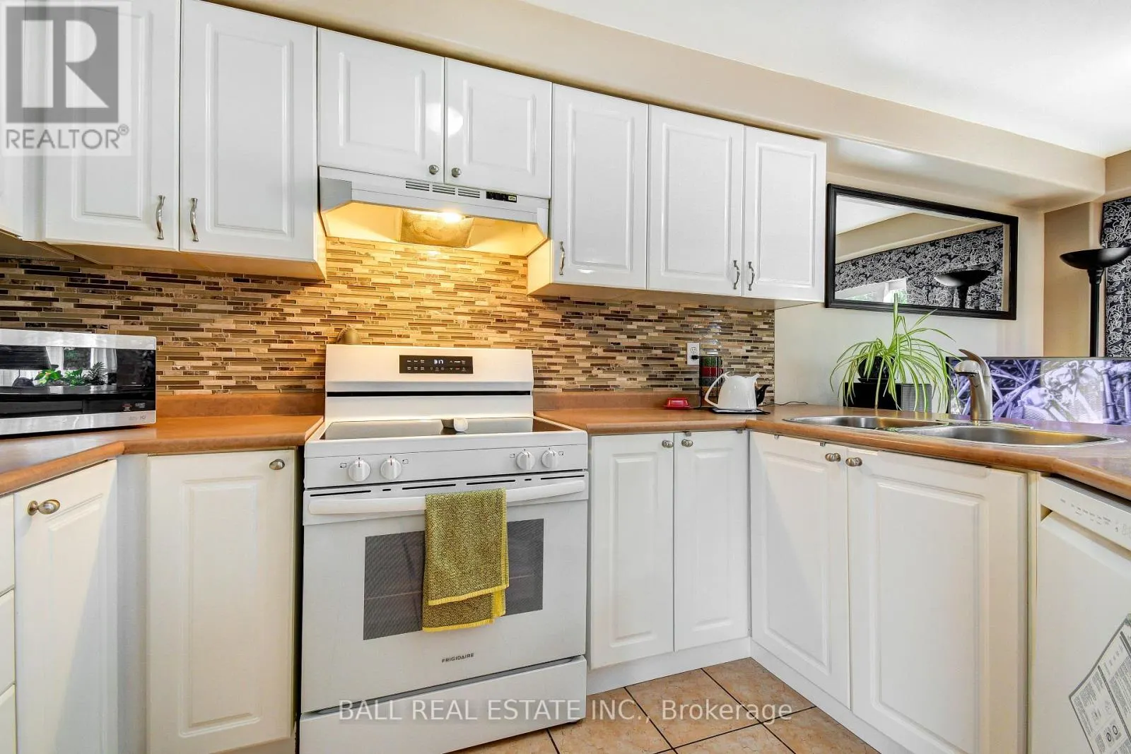 1720 WOODGATE TRAIL