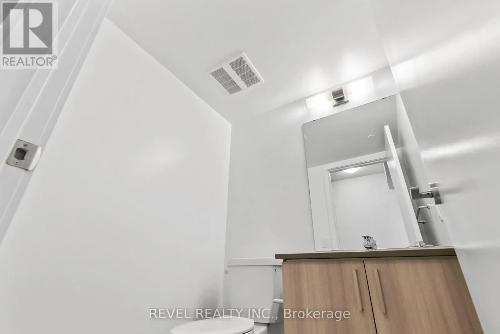 2212 - 1435 CELEBRATION DRIVE