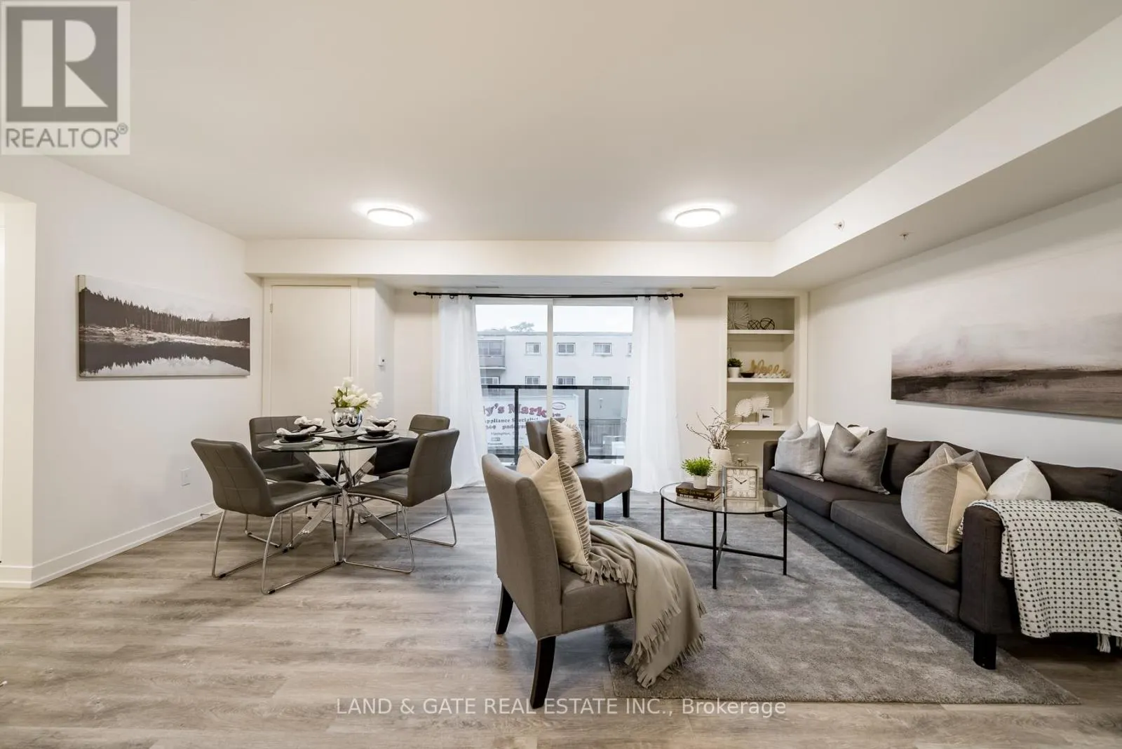 404 - 976 SIMCOE STREET N, #404