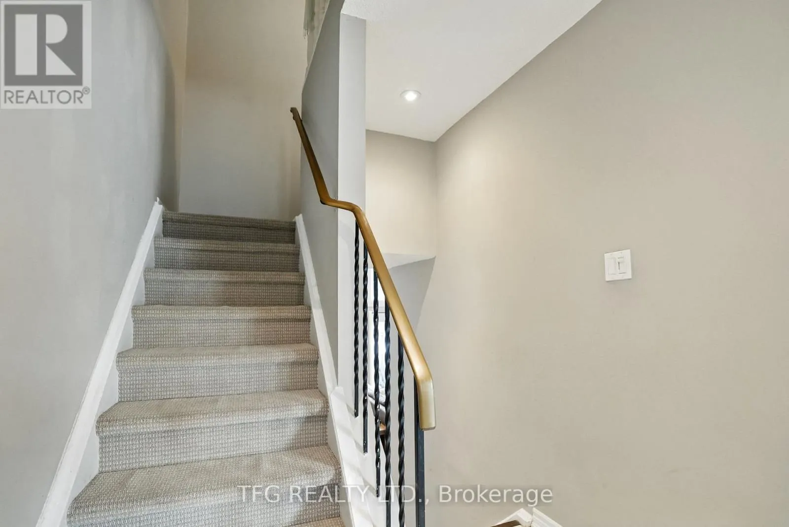 45 - 222 PEARSON STREET, #45