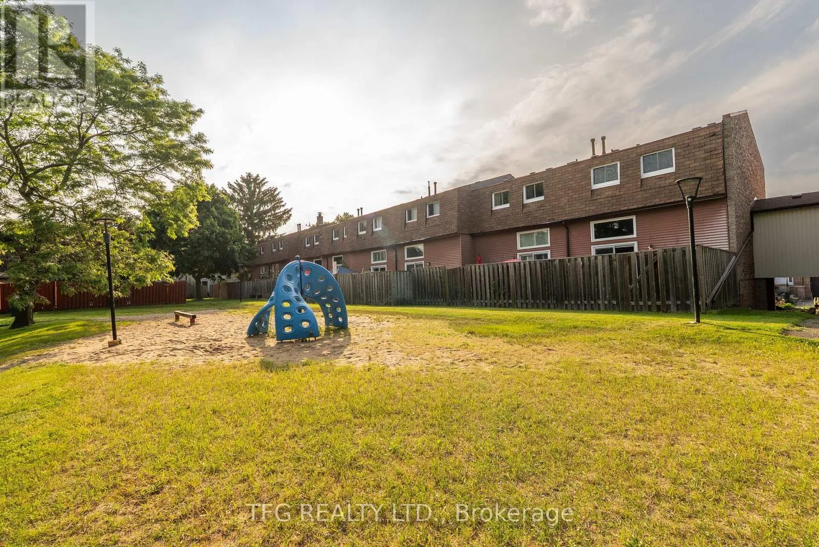 45 - 222 PEARSON STREET, #45