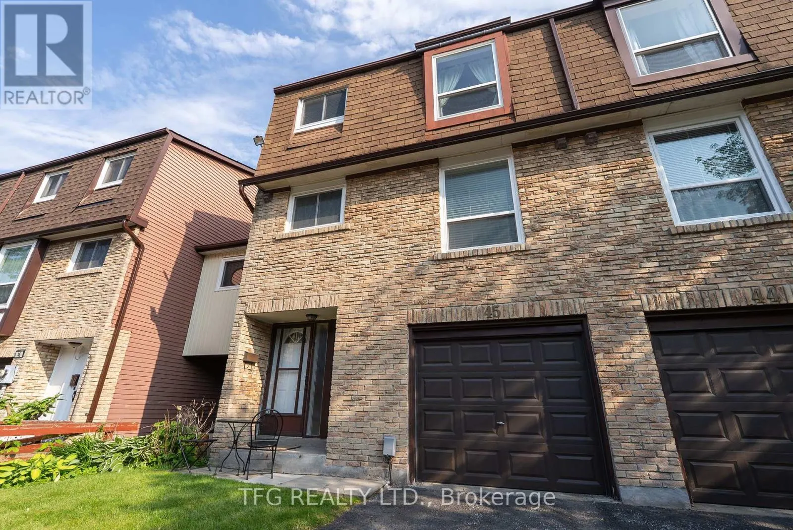 45 - 222 PEARSON STREET, #45