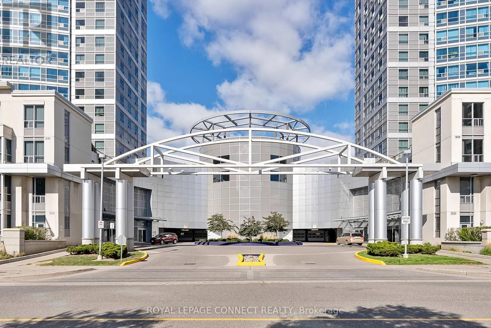 1712 - 36 LEE CENTRE DRIVE